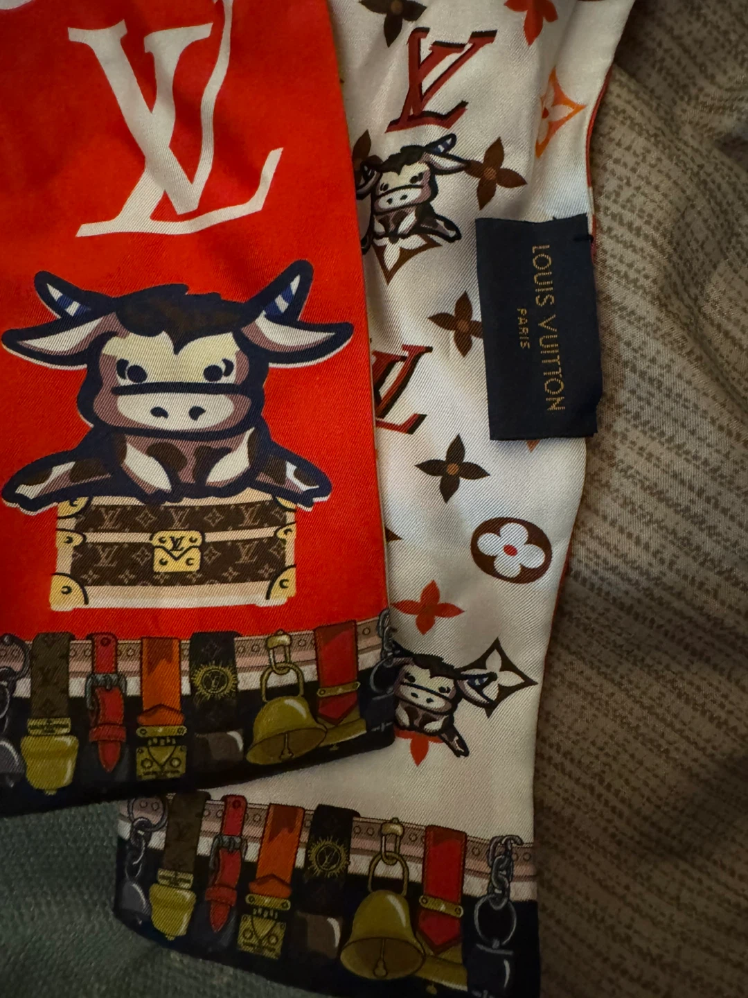 Authentic Louis Vuitton Monogram Reversible Scarf - photo 5