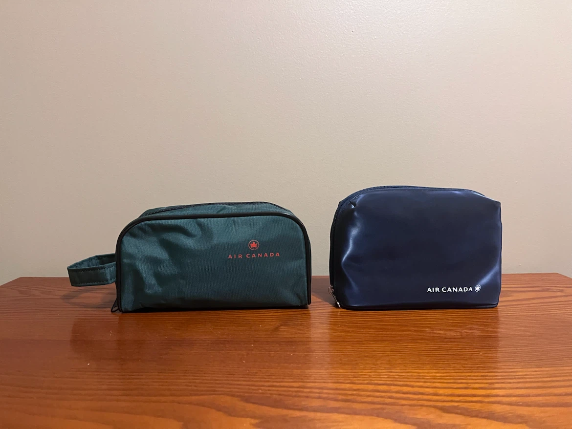 AIR CANADA ZIPPERED TRAVEL TOILETRY BAGS