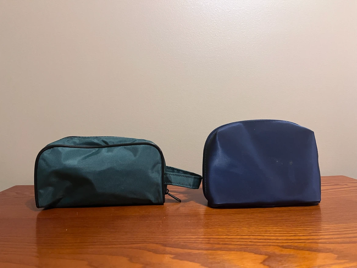 AIR CANADA ZIPPERED TRAVEL TOILETRY BAGS - photo 2