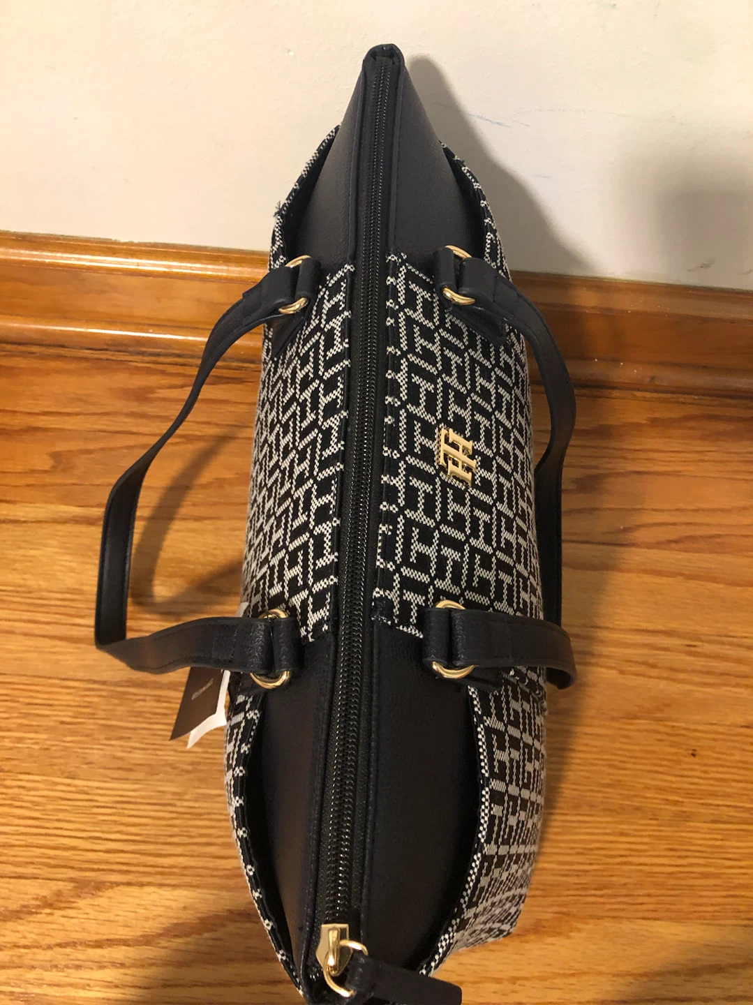 Tommy Hilfiger Monogram Tote Bag - photo 4