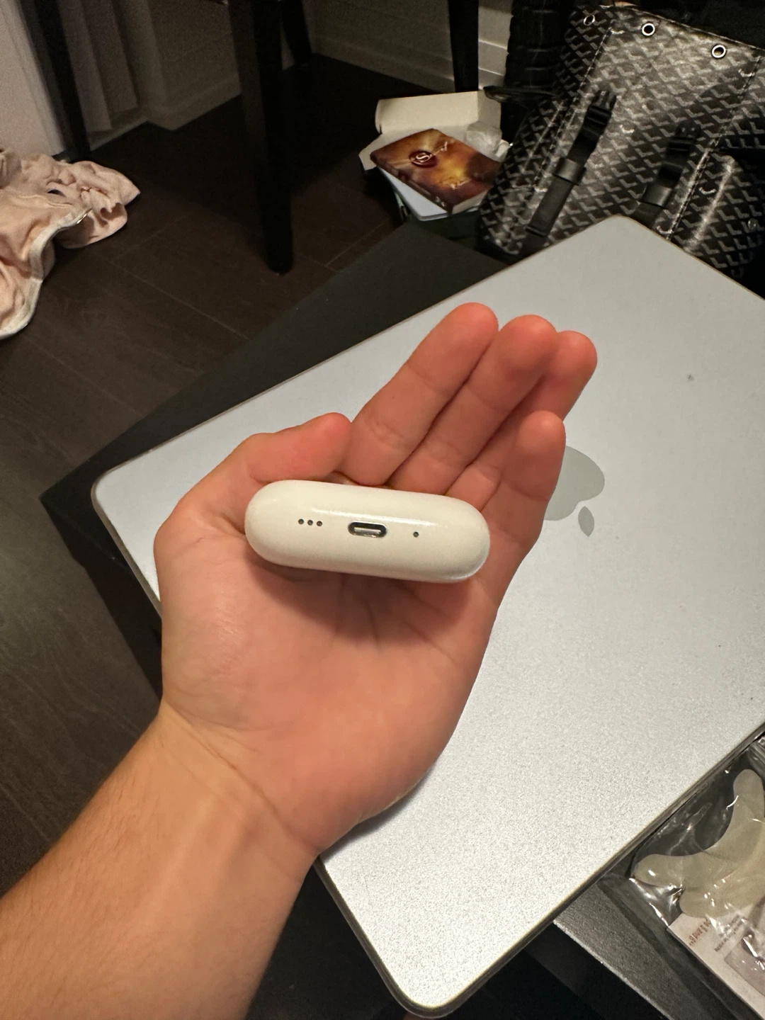 Apple AirPods Pro 4 - photo 3
