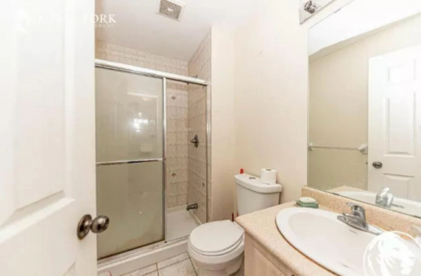 One bedroom main floor rent - photo 4