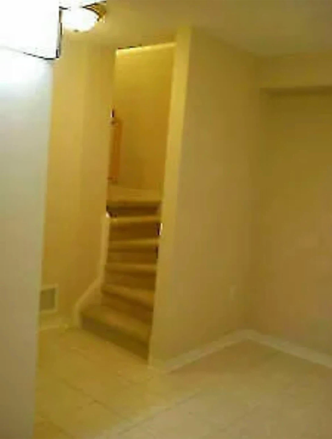 One bedroom main floor rent - photo 5