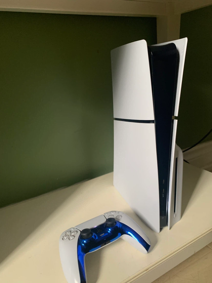 Brand New PS5 Slim Disc Edition 1TB - photo 4