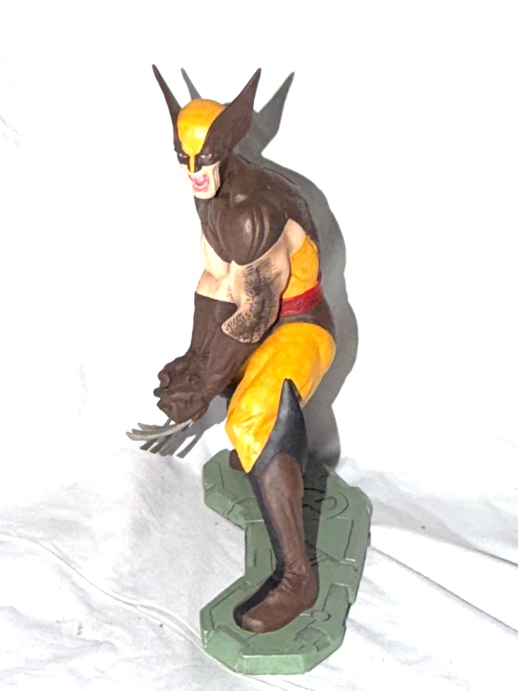 Diamond Select Toys Marvel Wolverine Statue - photo 5
