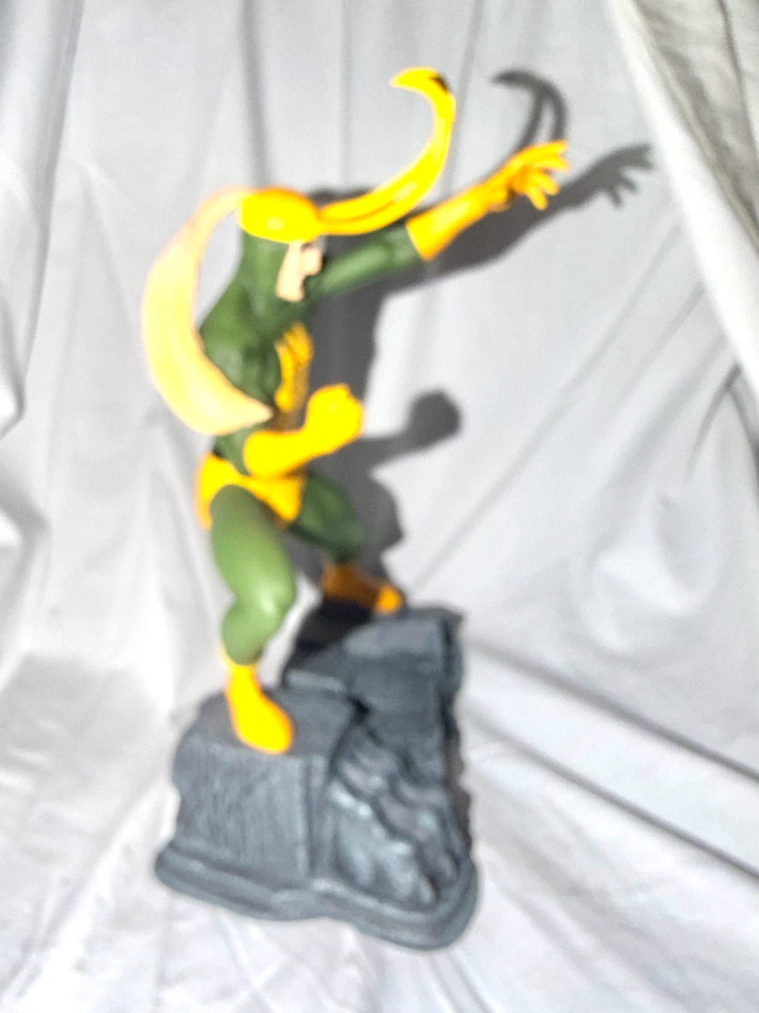 Marvel Select Loki 8" Resin Statue - photo 3