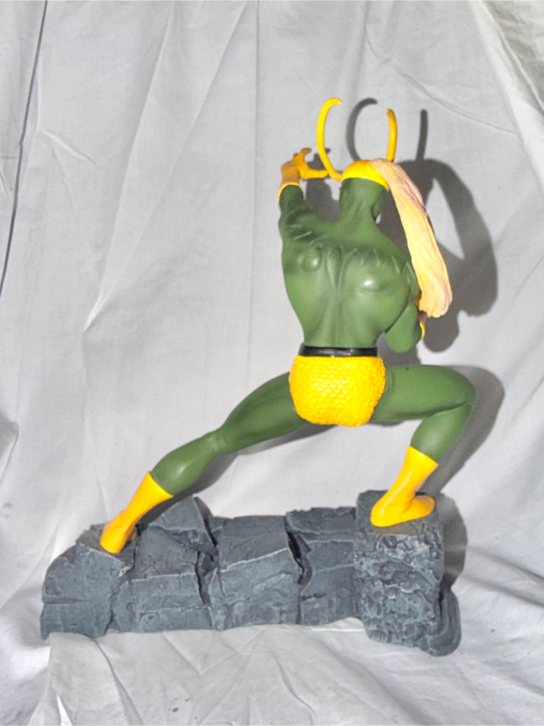 Marvel Select Loki 8" Resin Statue - photo 4