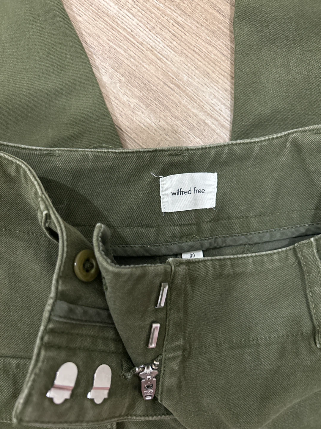 Aritzia Olive Green Cargo Pants - photo 3