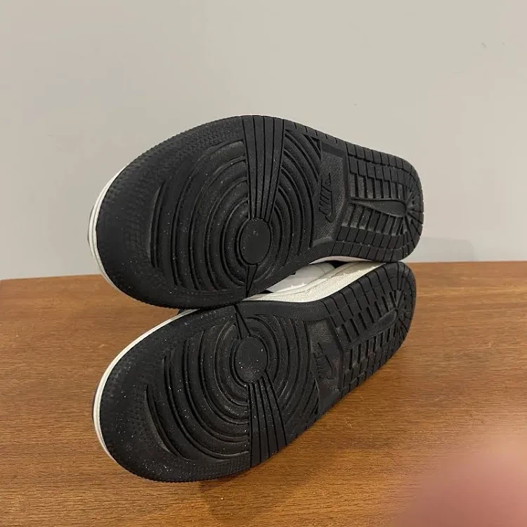 Nike Air Jordan 1 High OG Sneakers - photo 2