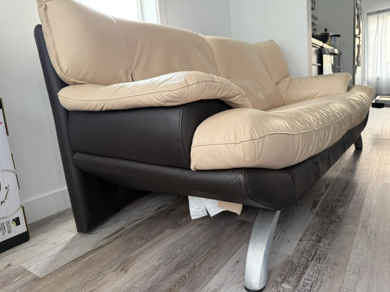 FS: Used Genuine Leather Loveseat and Single Sofa Chair - photo 2