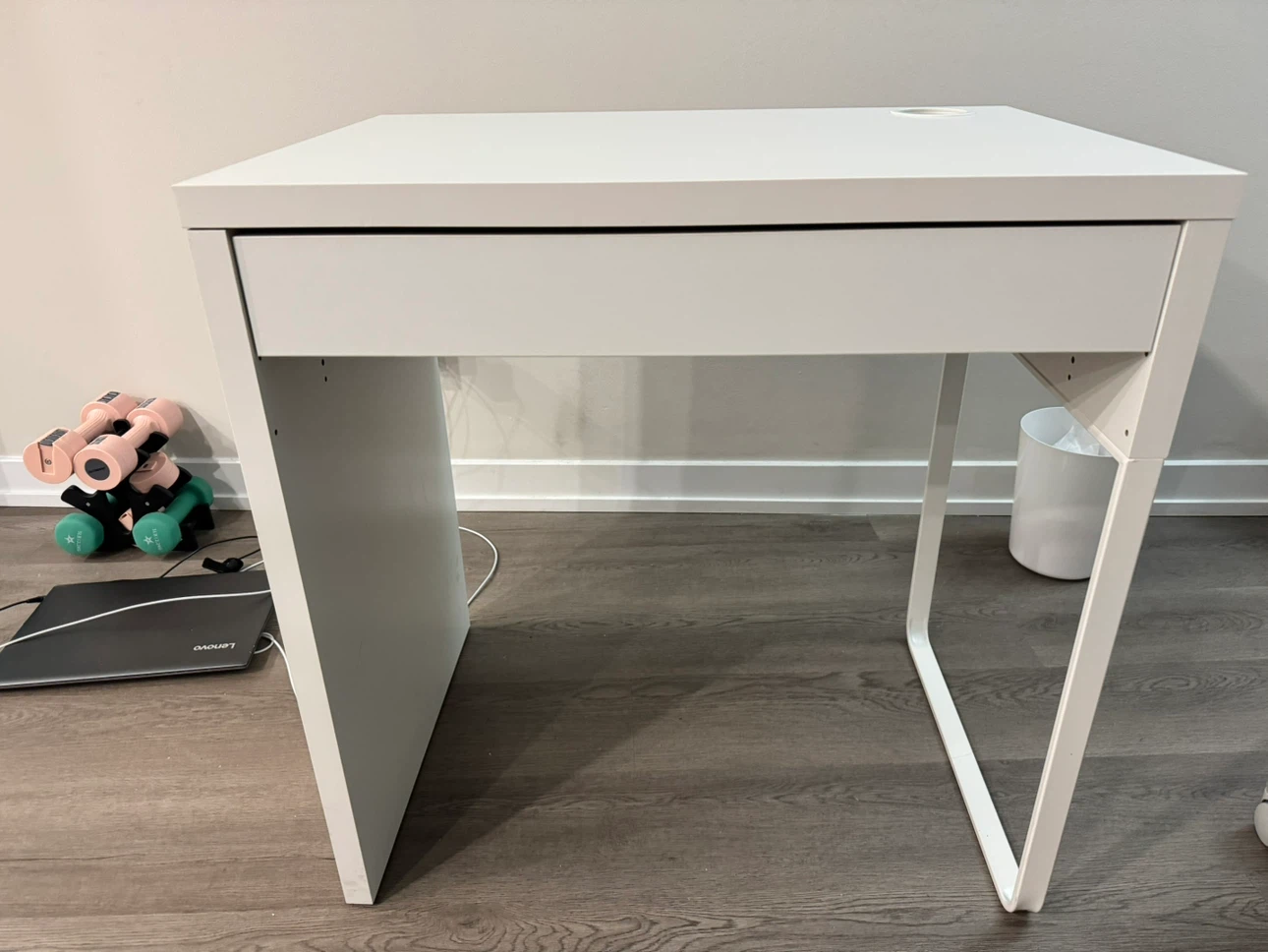 IKEA MICKE Desk in White