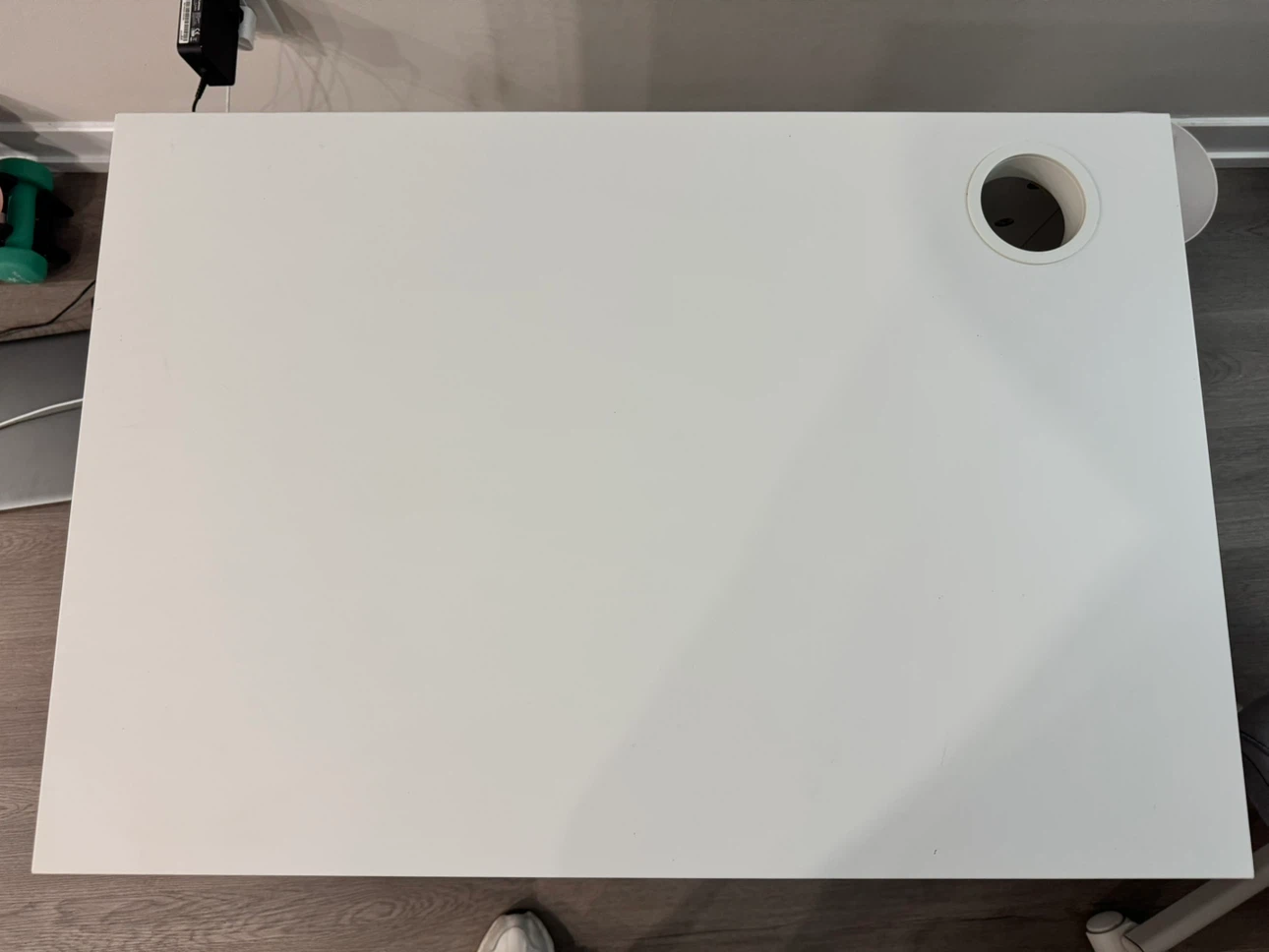 IKEA MICKE Desk in White - photo 3