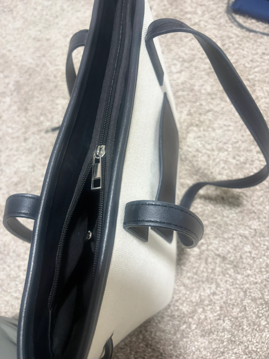 White and Black Tote Bag - photo 5