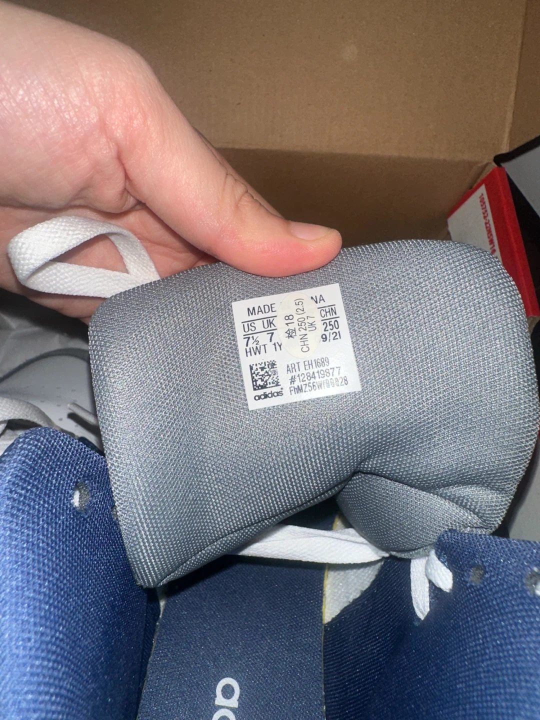 Adidas Sneakers - Size 7.5 - photo 3