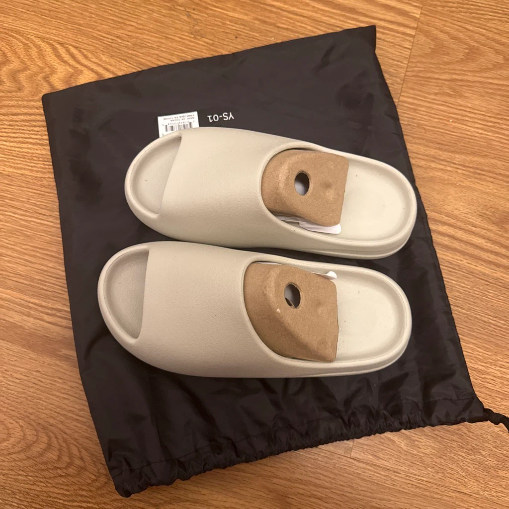 YS-01 Cream Slides Size 9