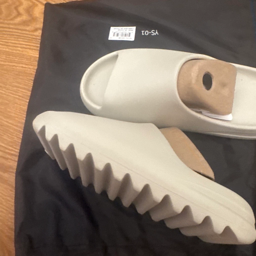 YS-01 Cream Slides Size 9 - photo 2