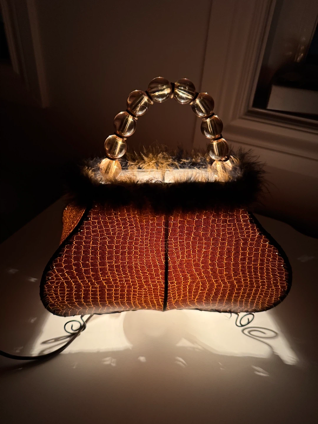 Novelty handbag style table lamp - photo 2