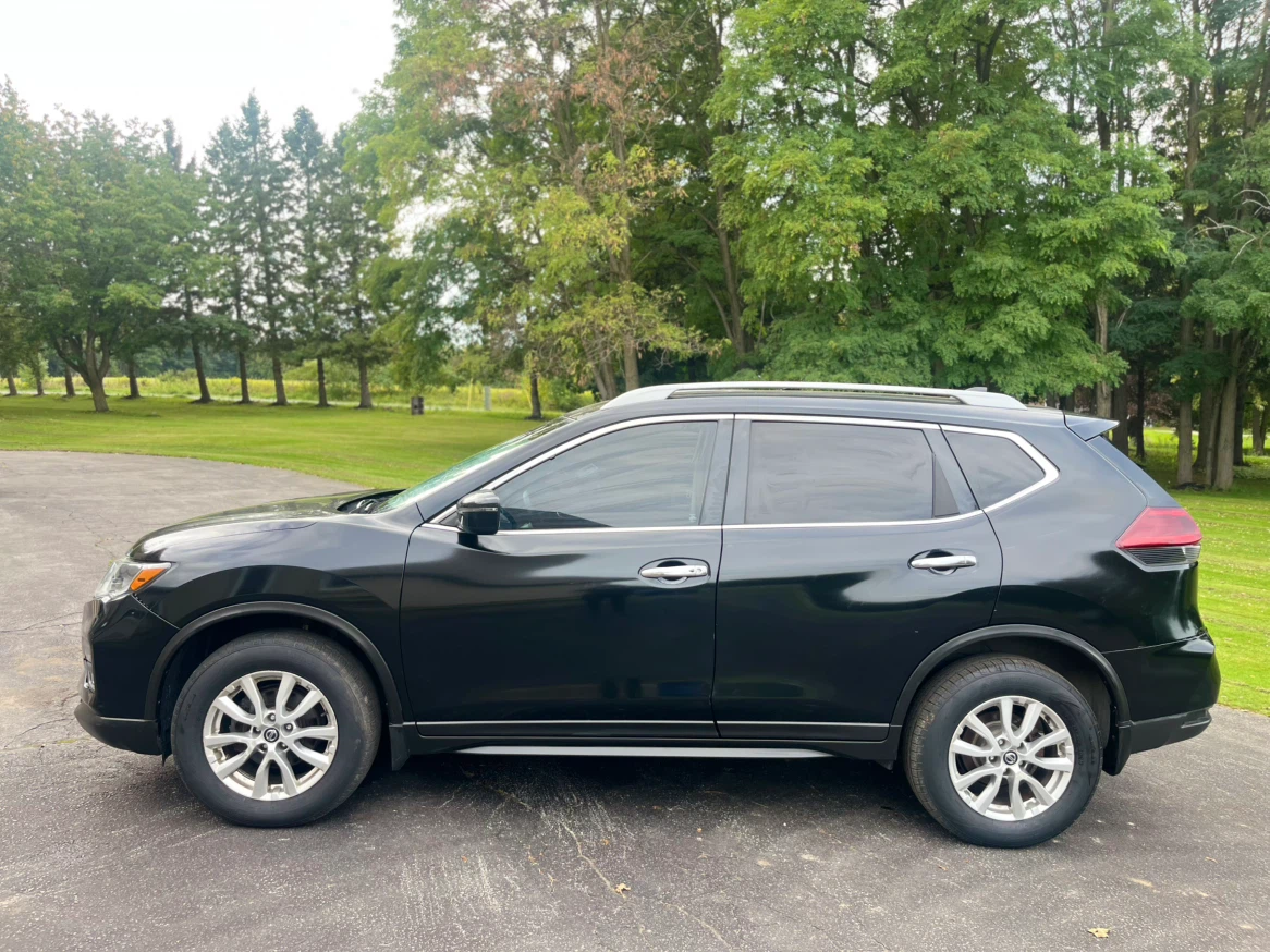 2019 Nissan Rogue SV- Urgent Sale - photo 4