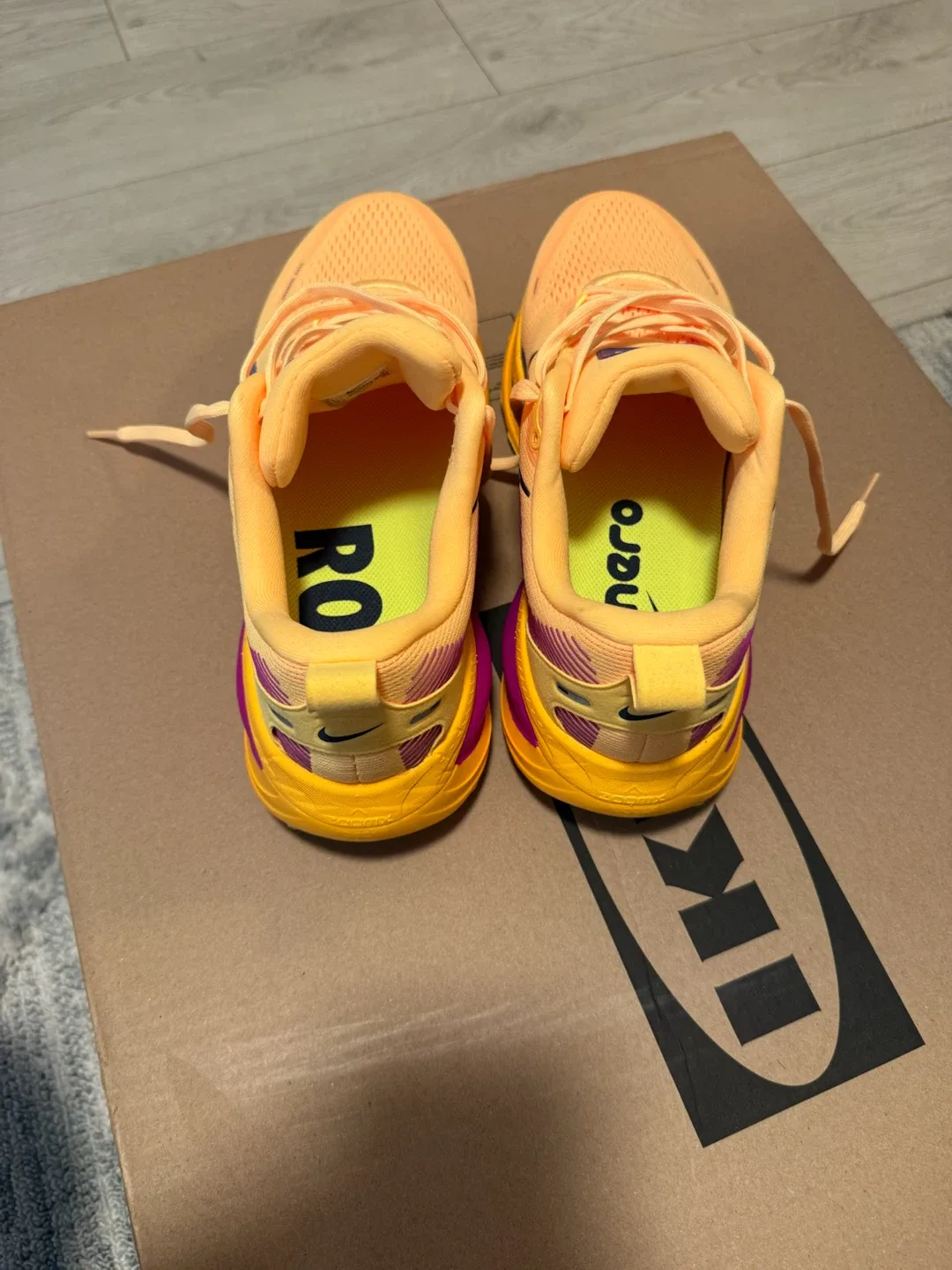 Nike Air Zoom Vomero 18 Running Shoes - photo 2