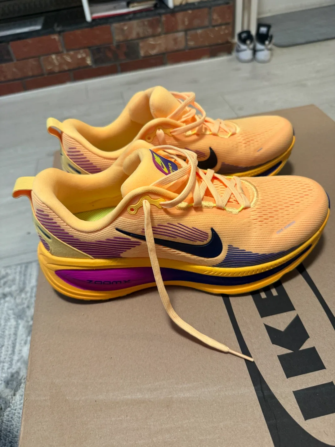Nike Air Zoom Vomero 18 Running Shoes - photo 3