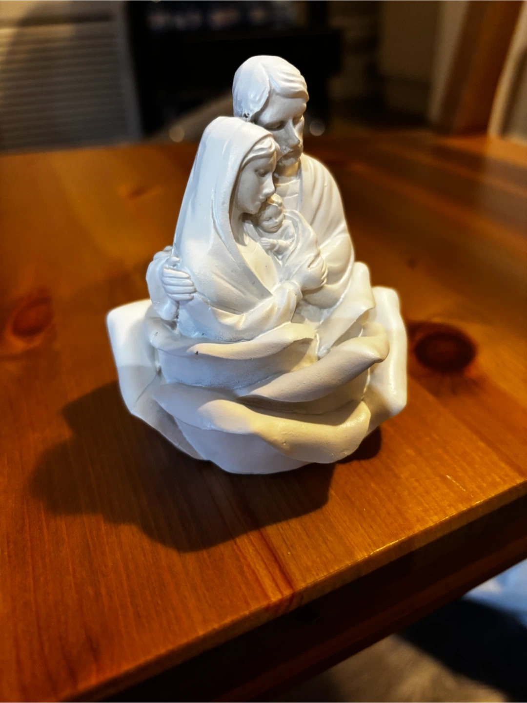 Holy Family Figurine - photo 3