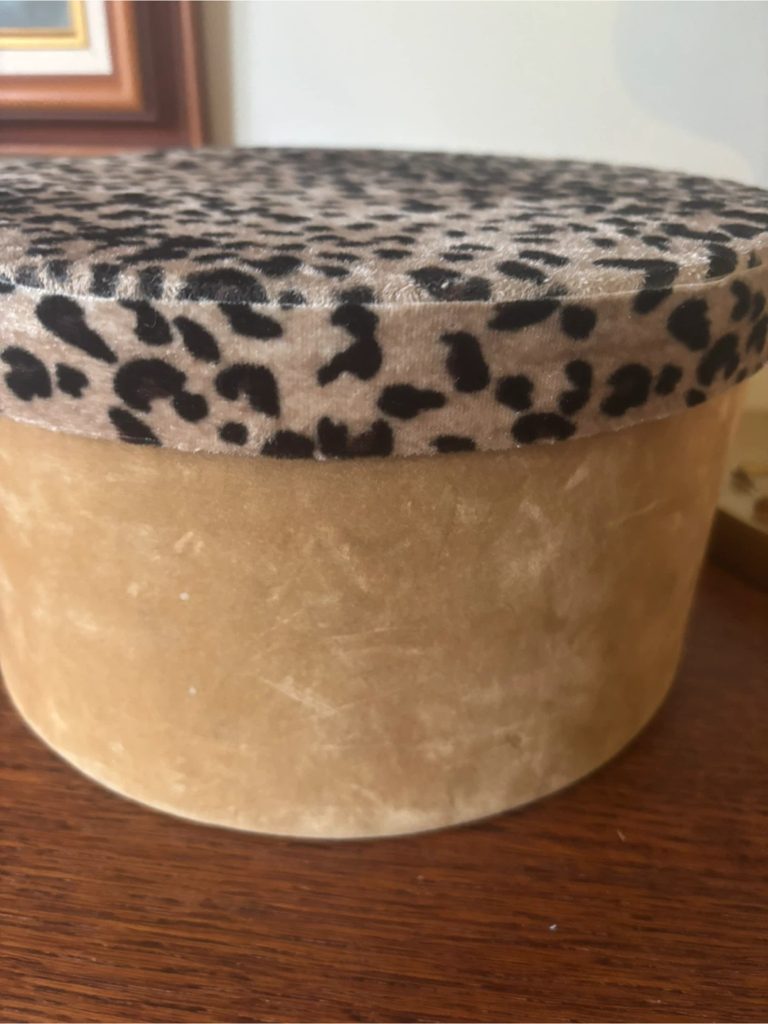 London Drugs Medium Cheetah Print Hat Box - photo 3