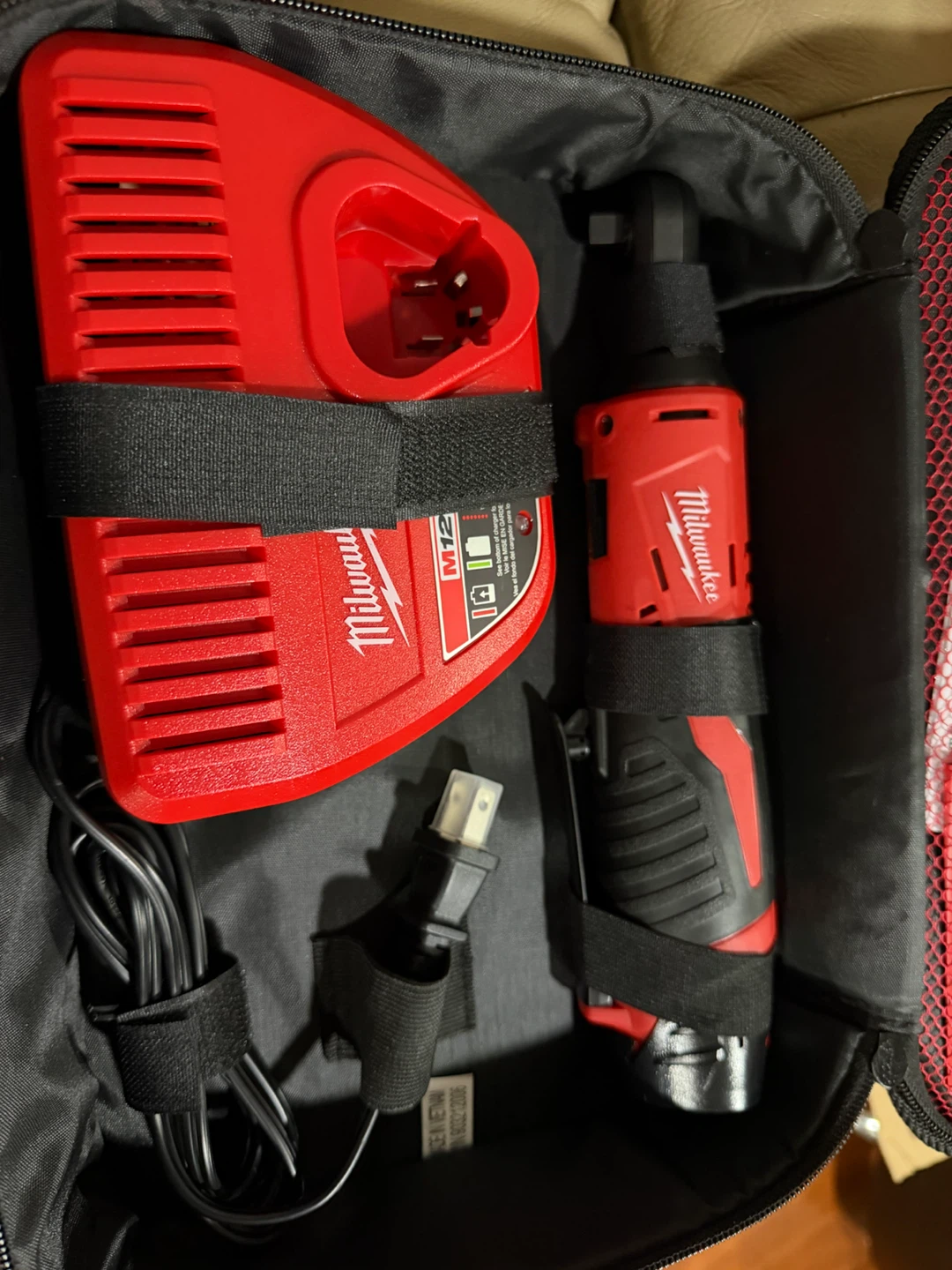 Milwaukee M12 Cordless 3/8 Inch Ratchet Kit