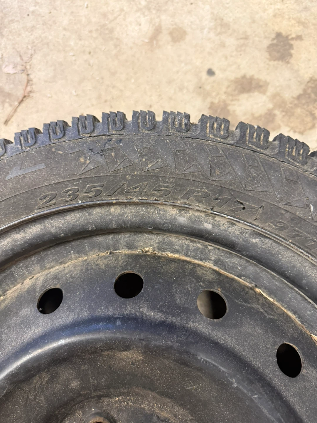 Pirelli Winter Tires 235/45R17 - photo 2