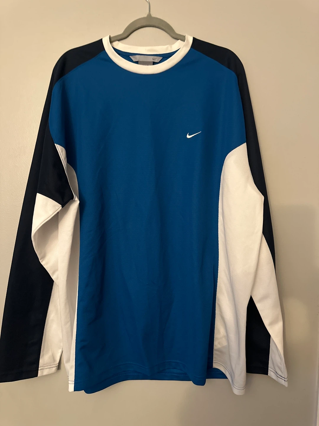 Nike Long Sleeve Athletic Shirt - photo 2