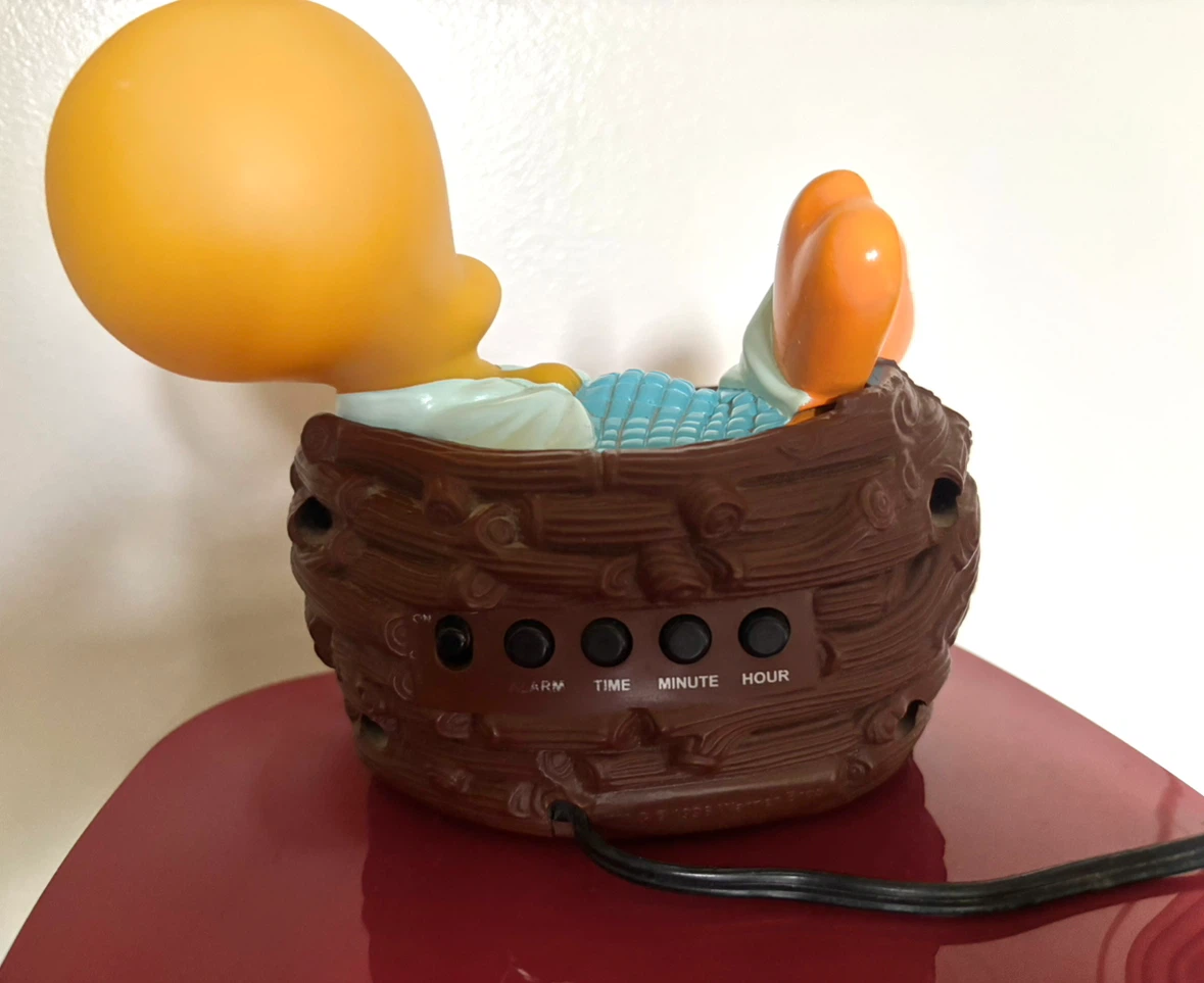 1996 Westclox Tweety Bird Digital Alarm Clock - photo 2