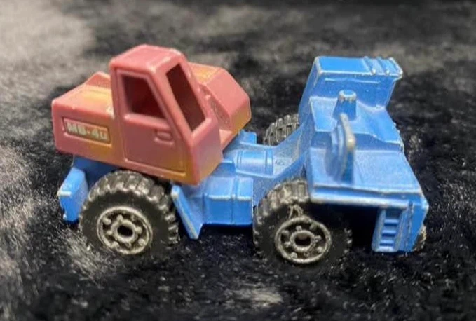5 Vintage Matchbox Cars & Trucks Lot (1977 - 1999) - photo 5