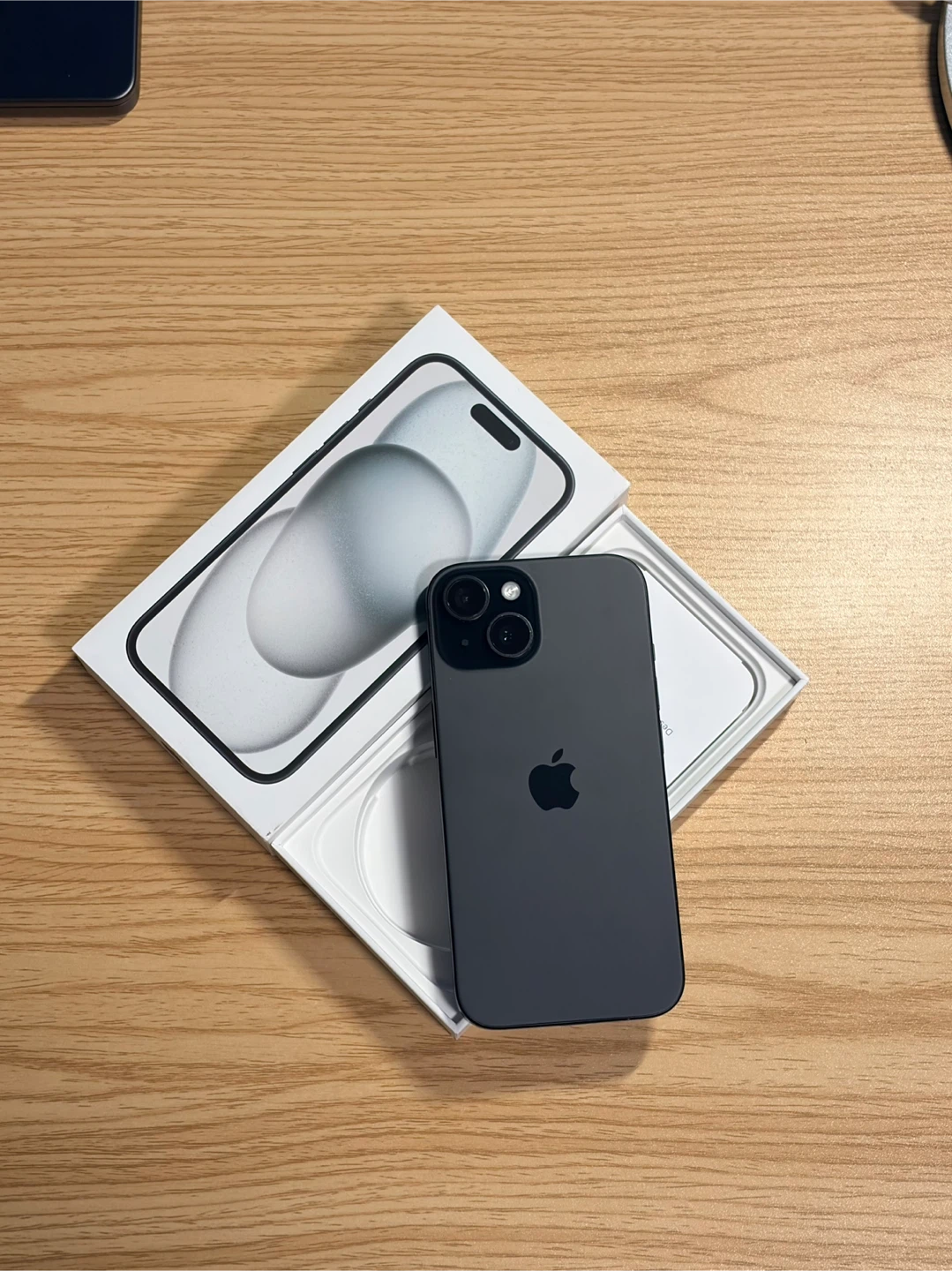 iPhone 15 Black (128GB) - photo 3