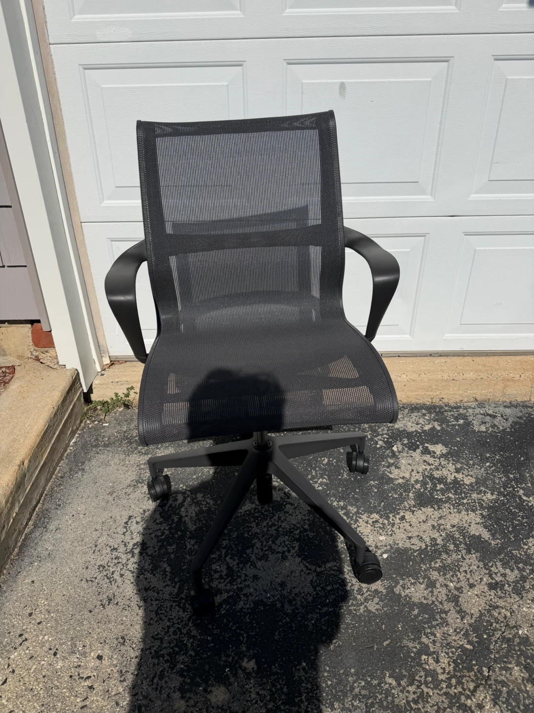 Herman Miller Setu chairs - photo 4