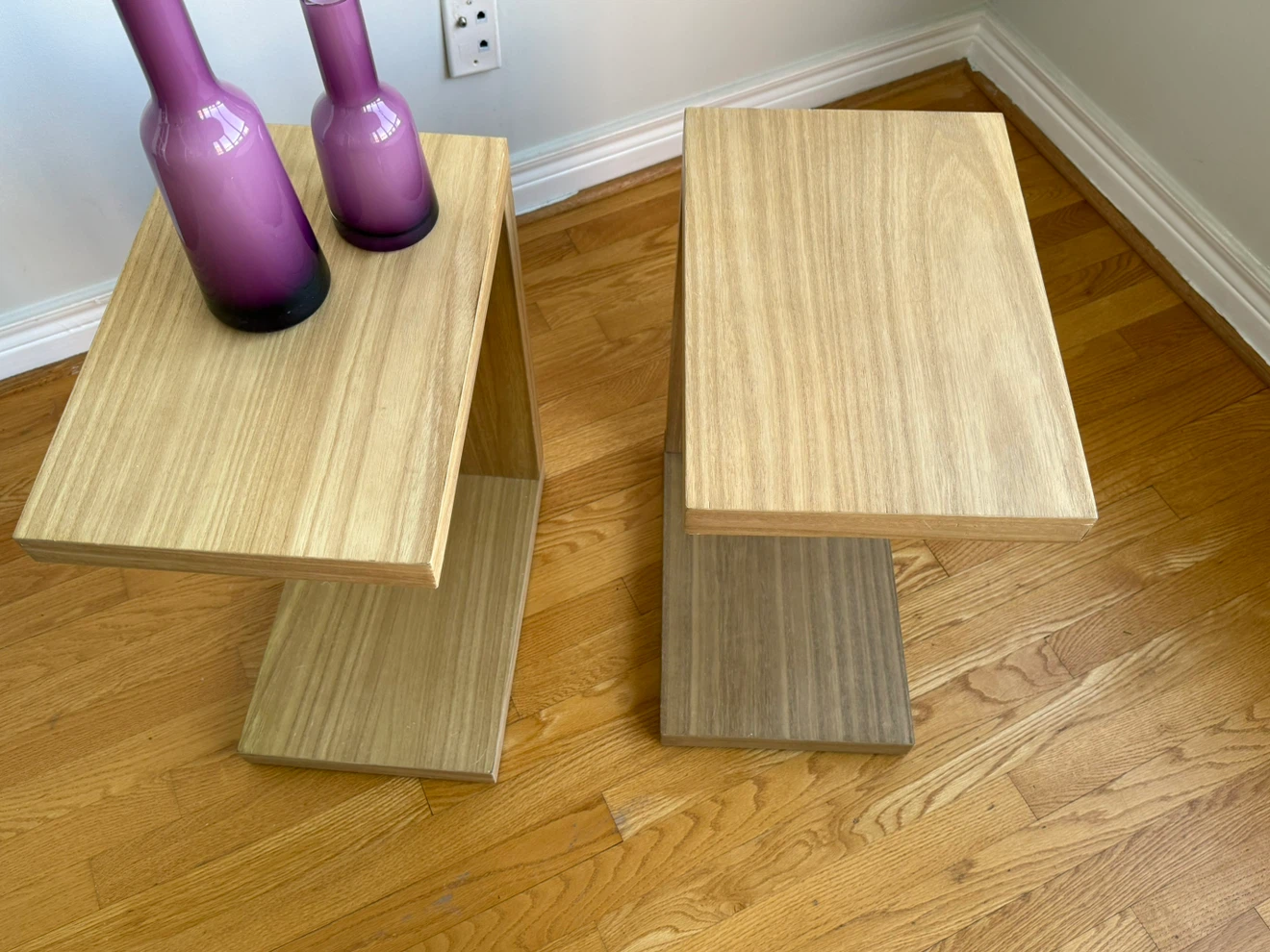 Set of Two Modern C-Shaped Side Tables - photo 2