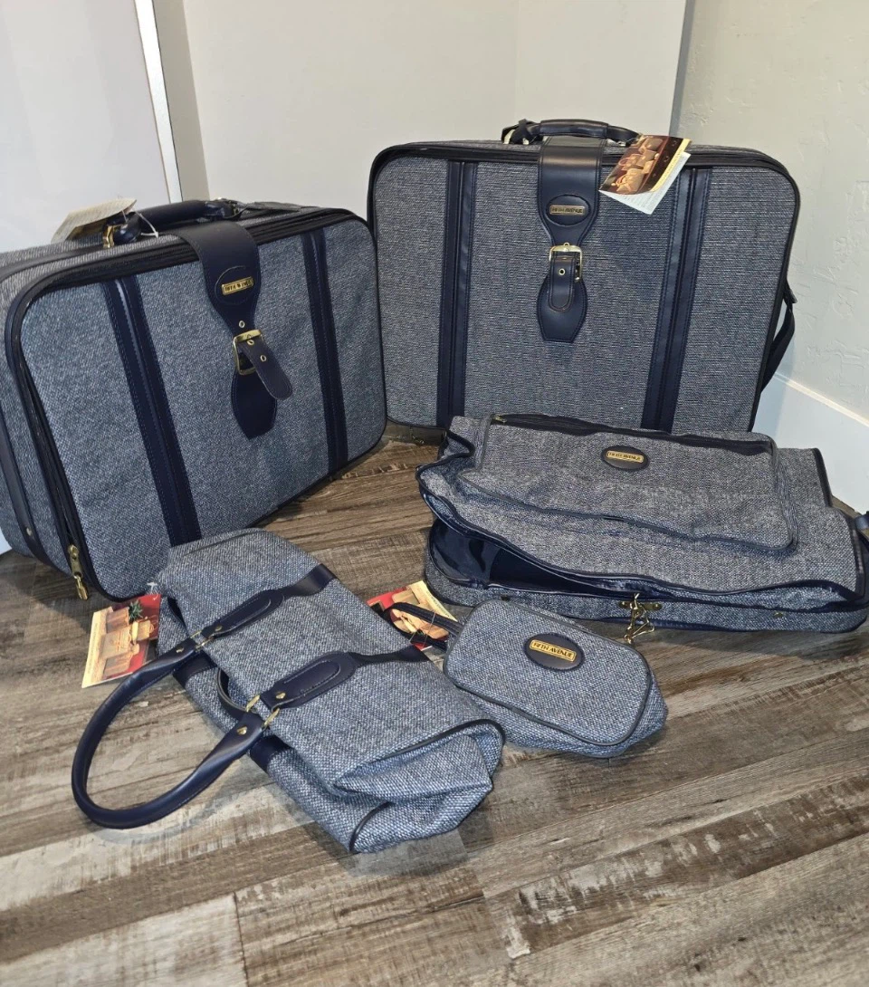 Fifth Avenue 5 Piece Luggage Set