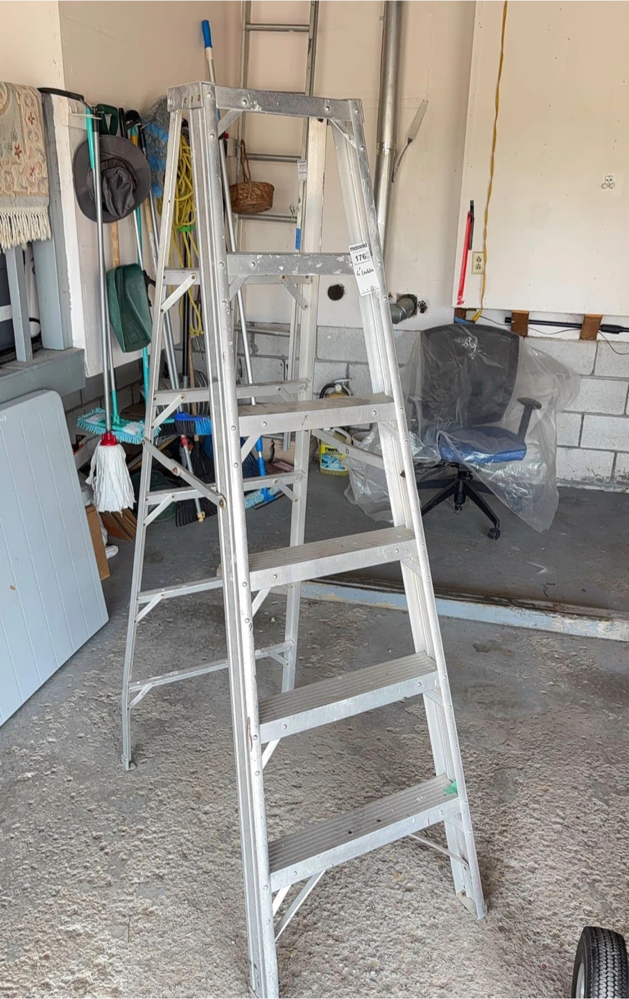 6ft Aluminum Stepladder