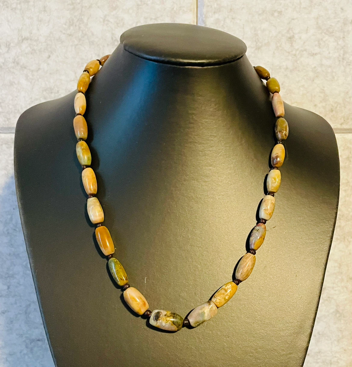 Vintage Agate bead necklace