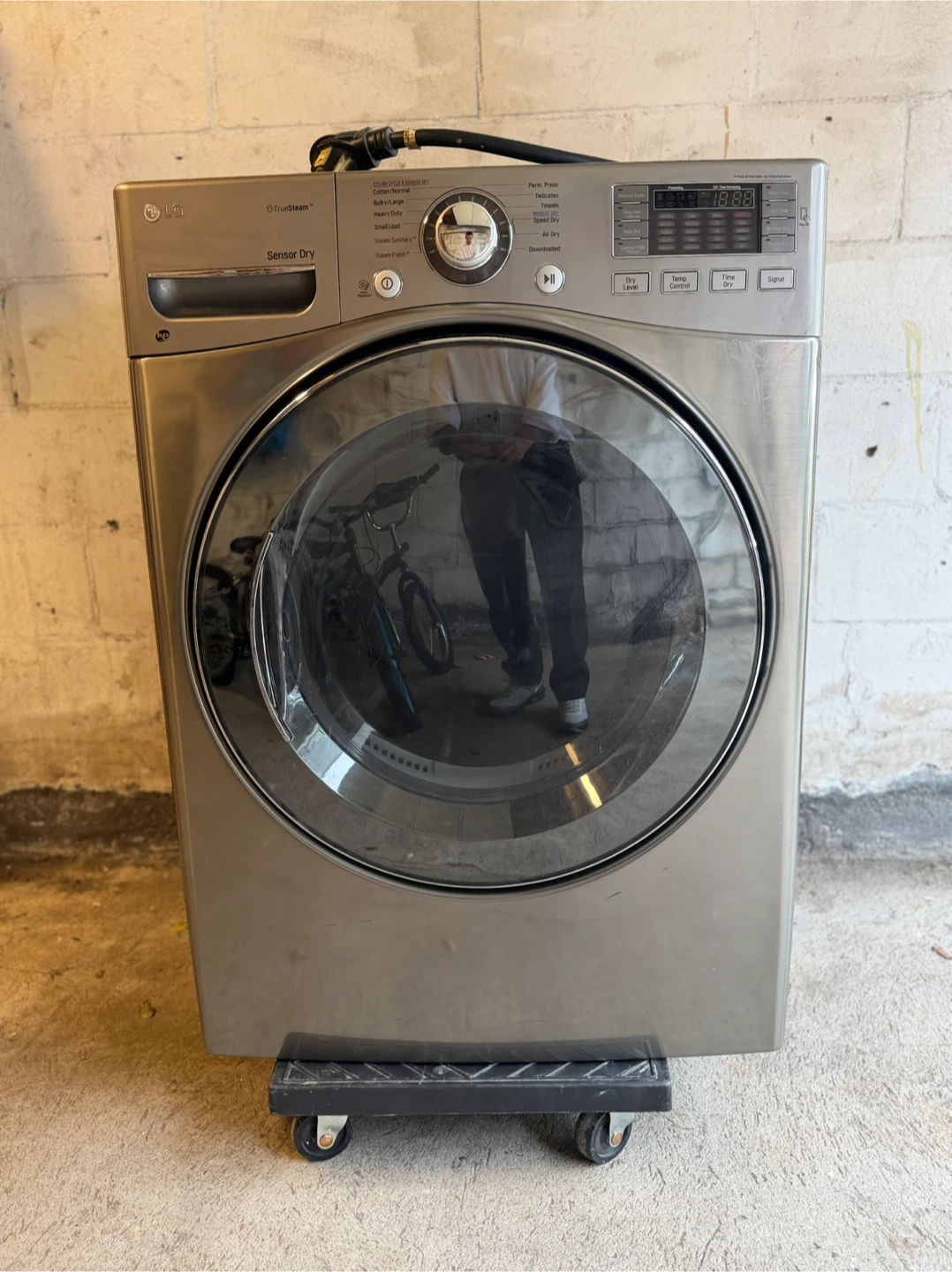 LG Graphite Steel Front-Load Electric Dryer