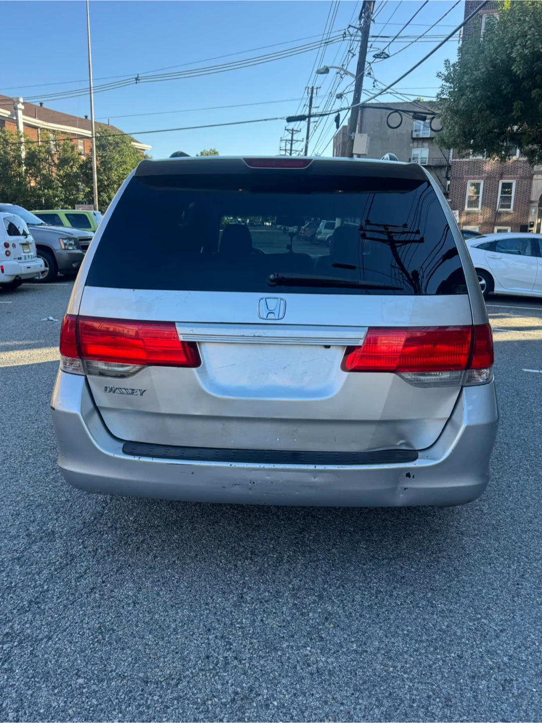 Silver Honda Odyssey Minivan - photo 2
