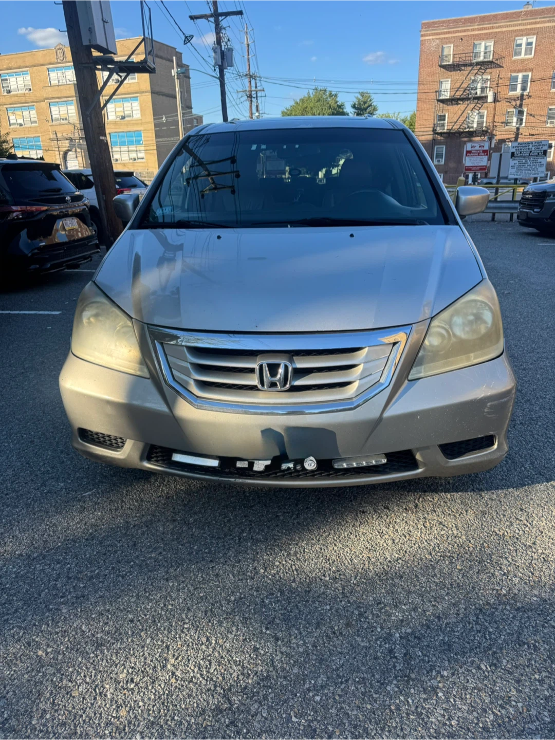 Silver Honda Odyssey Minivan - photo 3