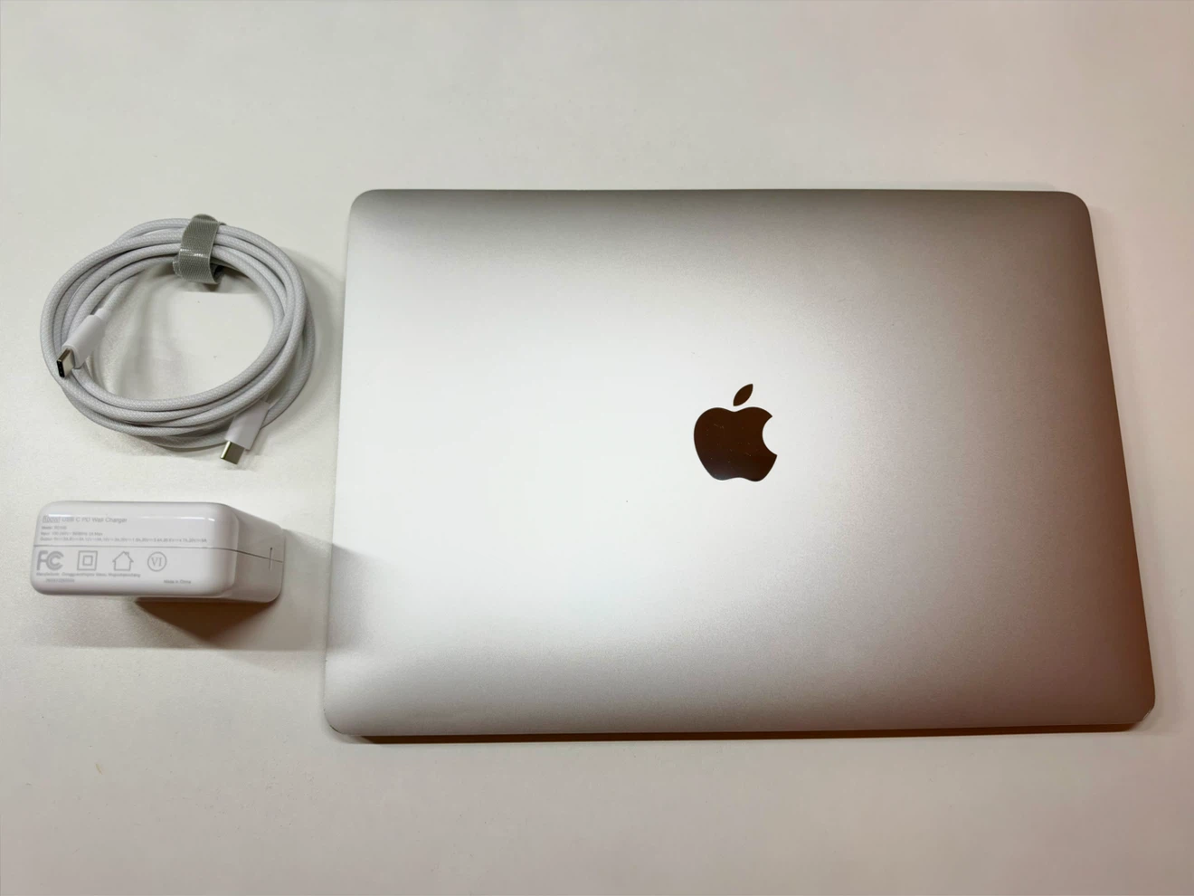MacBook Pro 13" (2017) – i5 / 8GB RAM / 256GB SSD + Charger - photo 5