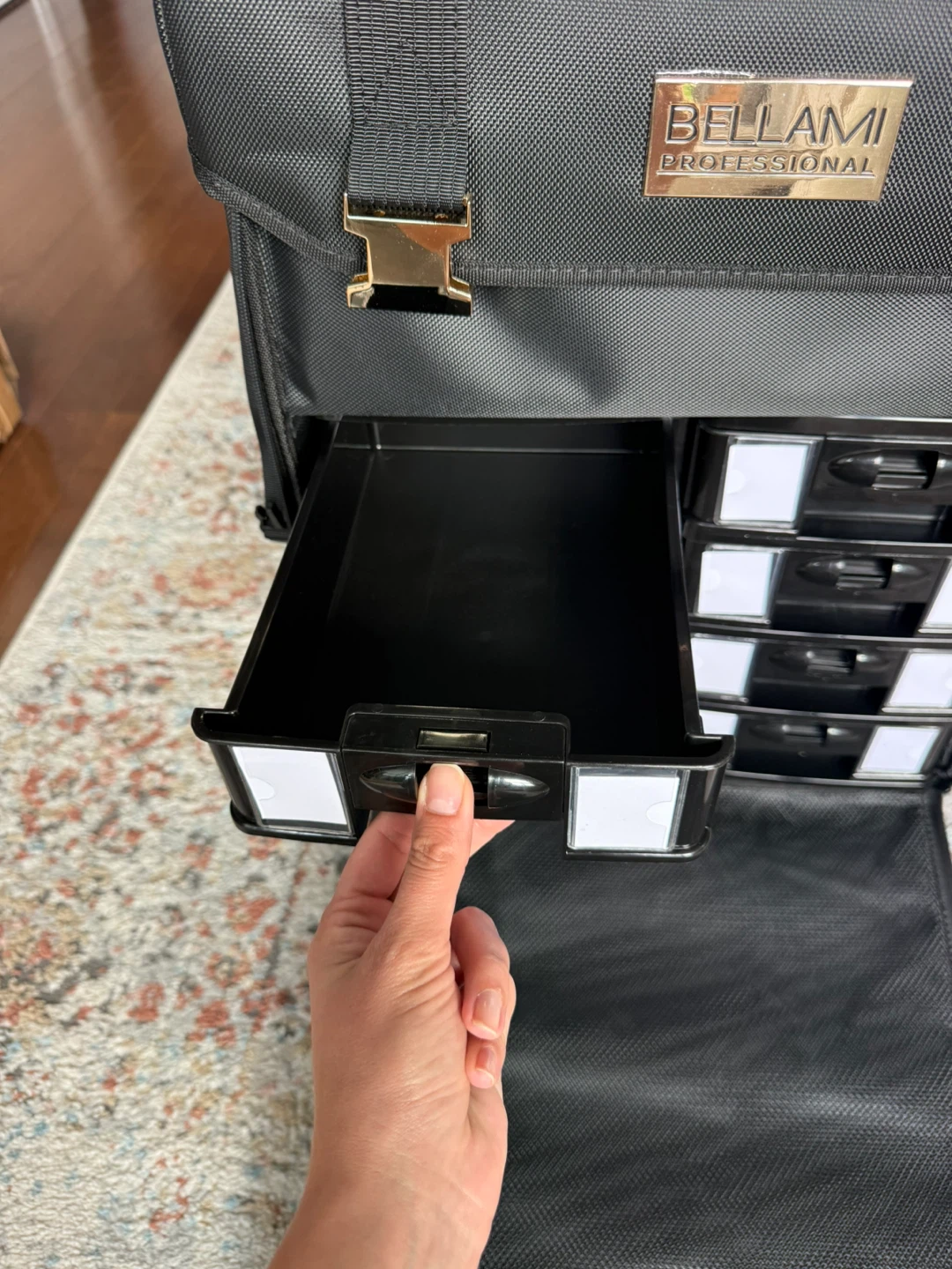 Beauty Professional Bellami Rolling Case - photo 5