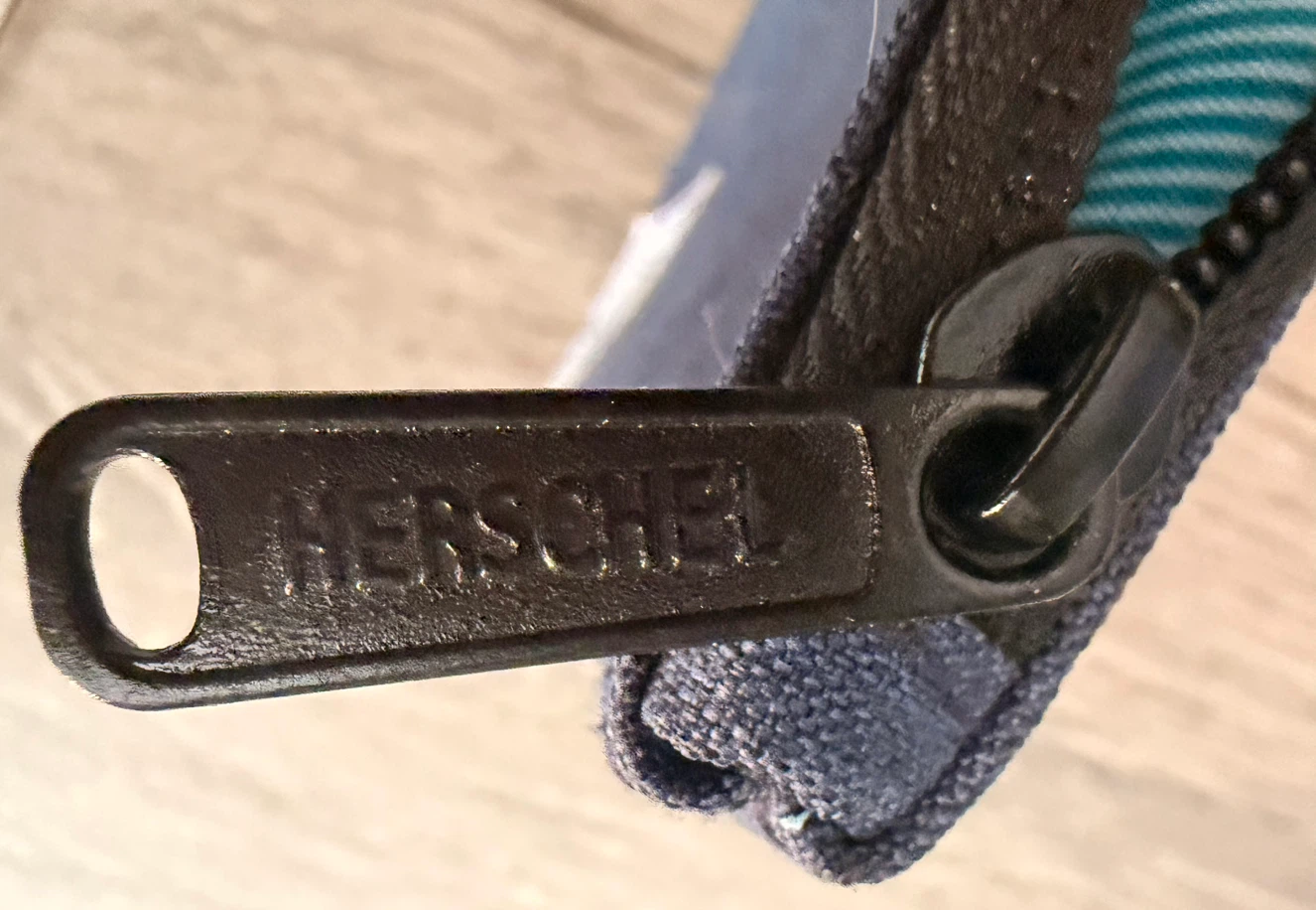NEW • HERSCHEL Cosmetic Bag • Made Exclusively For WestJet - photo 3