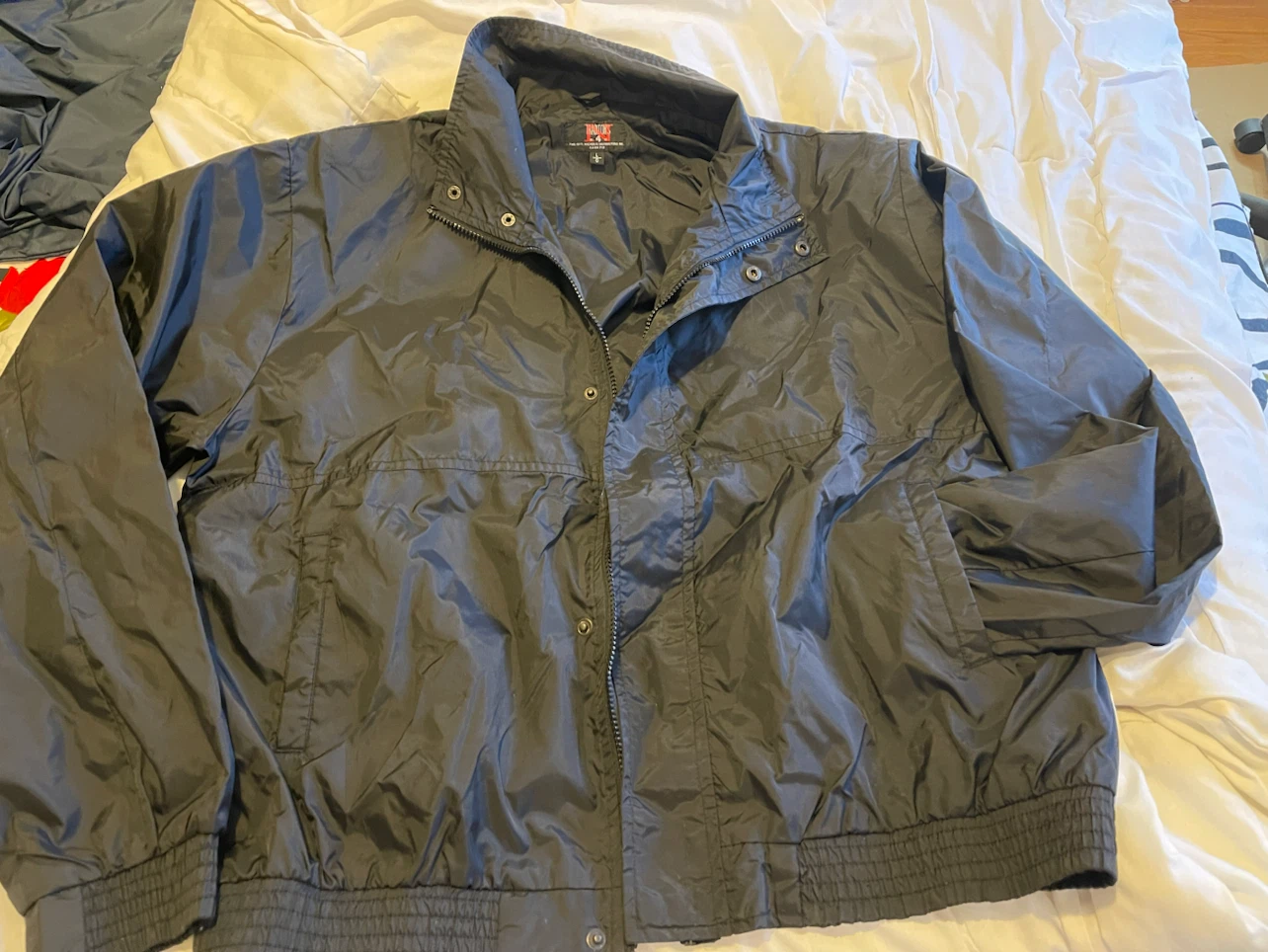 Tradtions Black Windbreaker Jacket Large