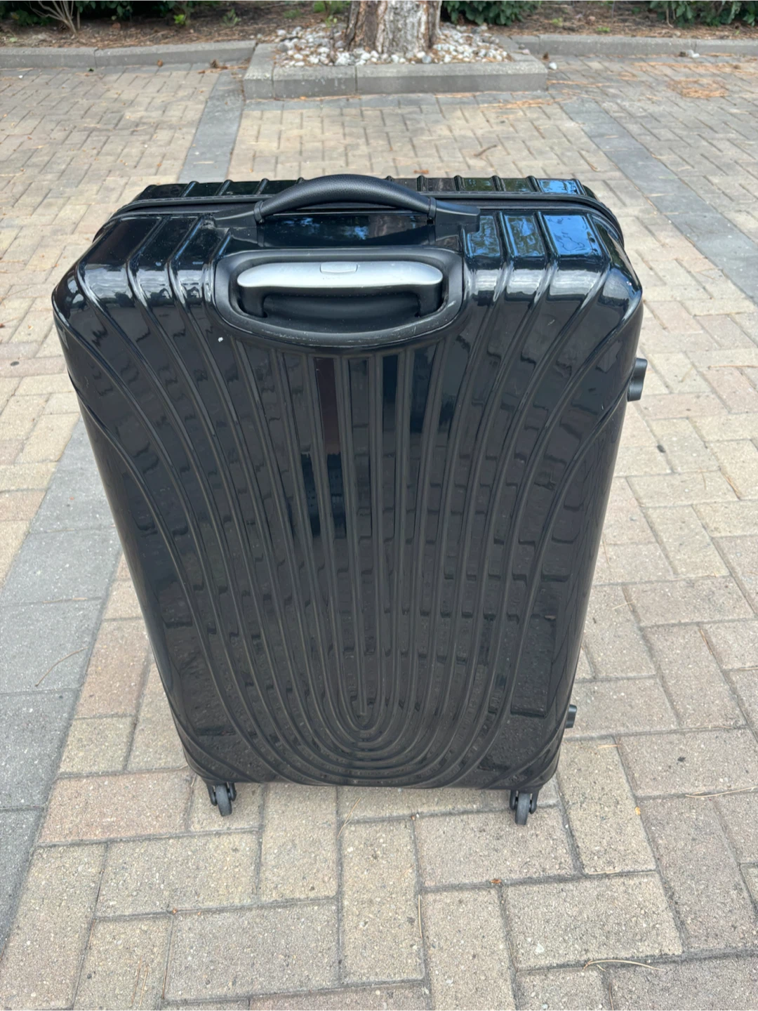 it Luggage Black Hardshell Suitcase - photo 3