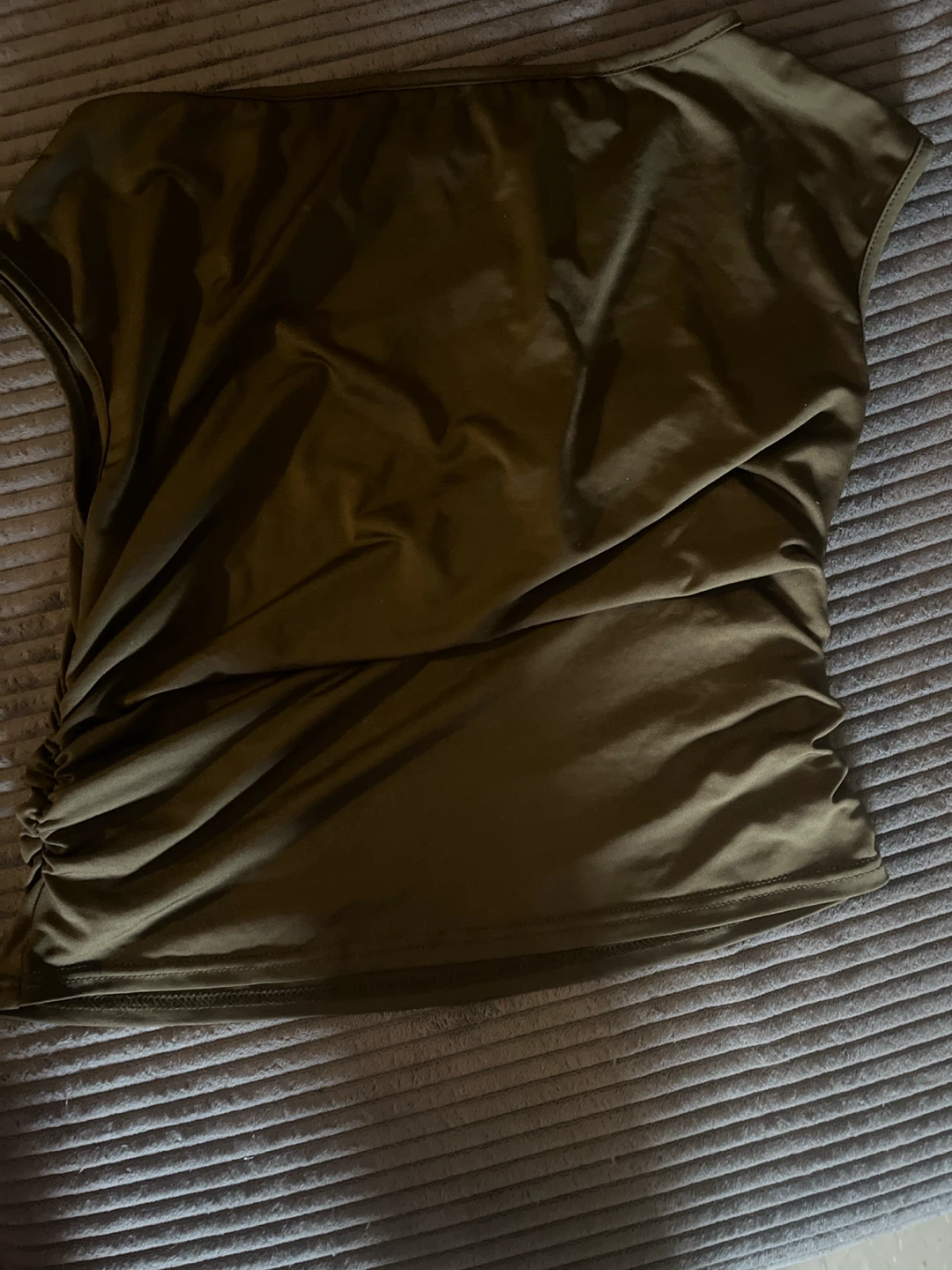 Set of Three Women's Tops and 2 long skirts - photo 3