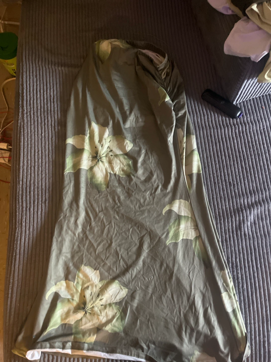 Set of Three Women's Tops and 2 long skirts - photo 5