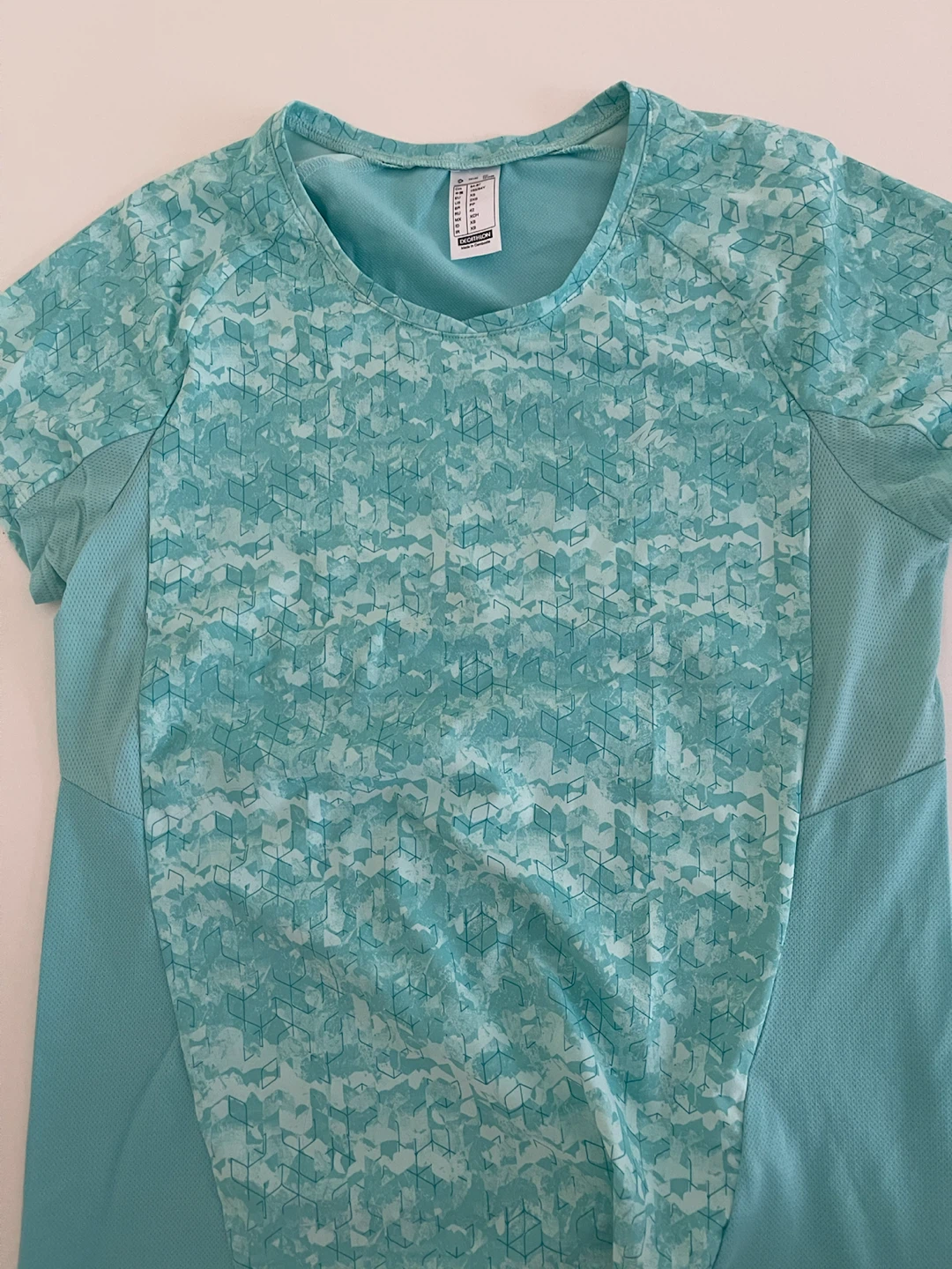 geometric pattern sports t-shirt