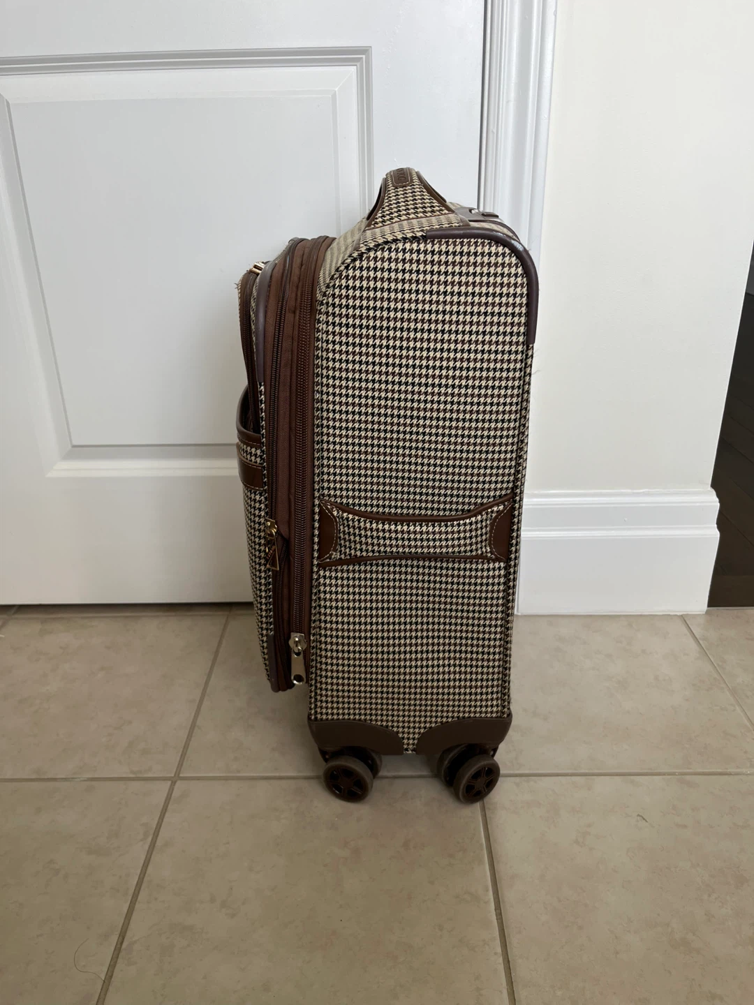 4-Wheel Expandable Carry On Luggage - photo 2