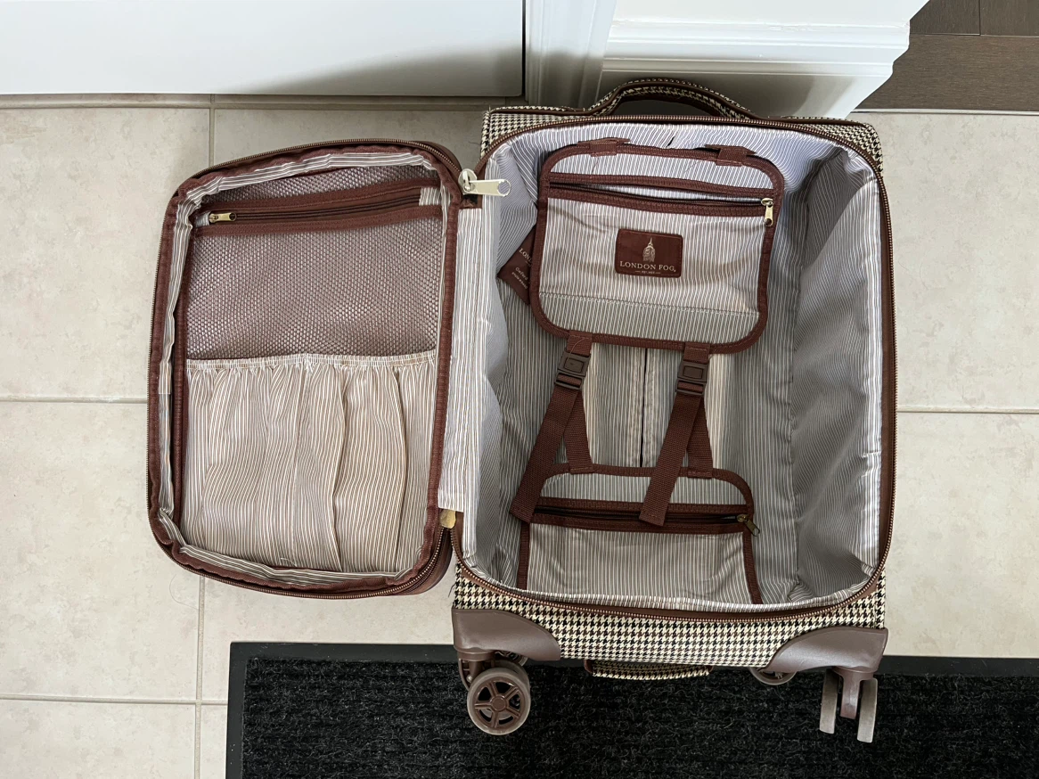 4-Wheel Expandable Carry On Luggage - photo 4